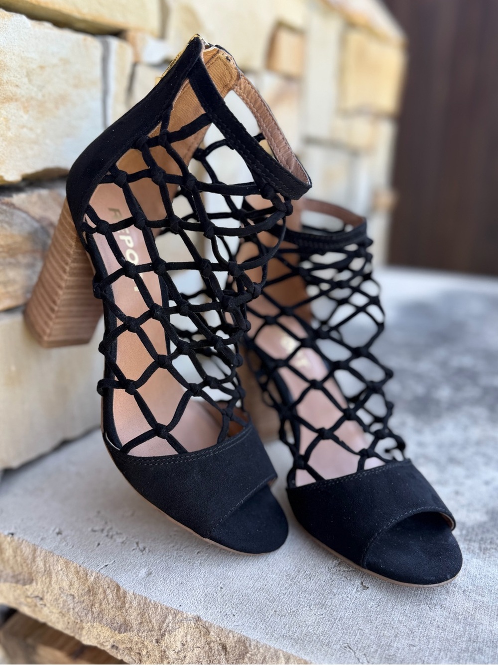 Report Mixie Black Cage Block Heel Sandals with Wood-Tone Heel Sz-7.  C